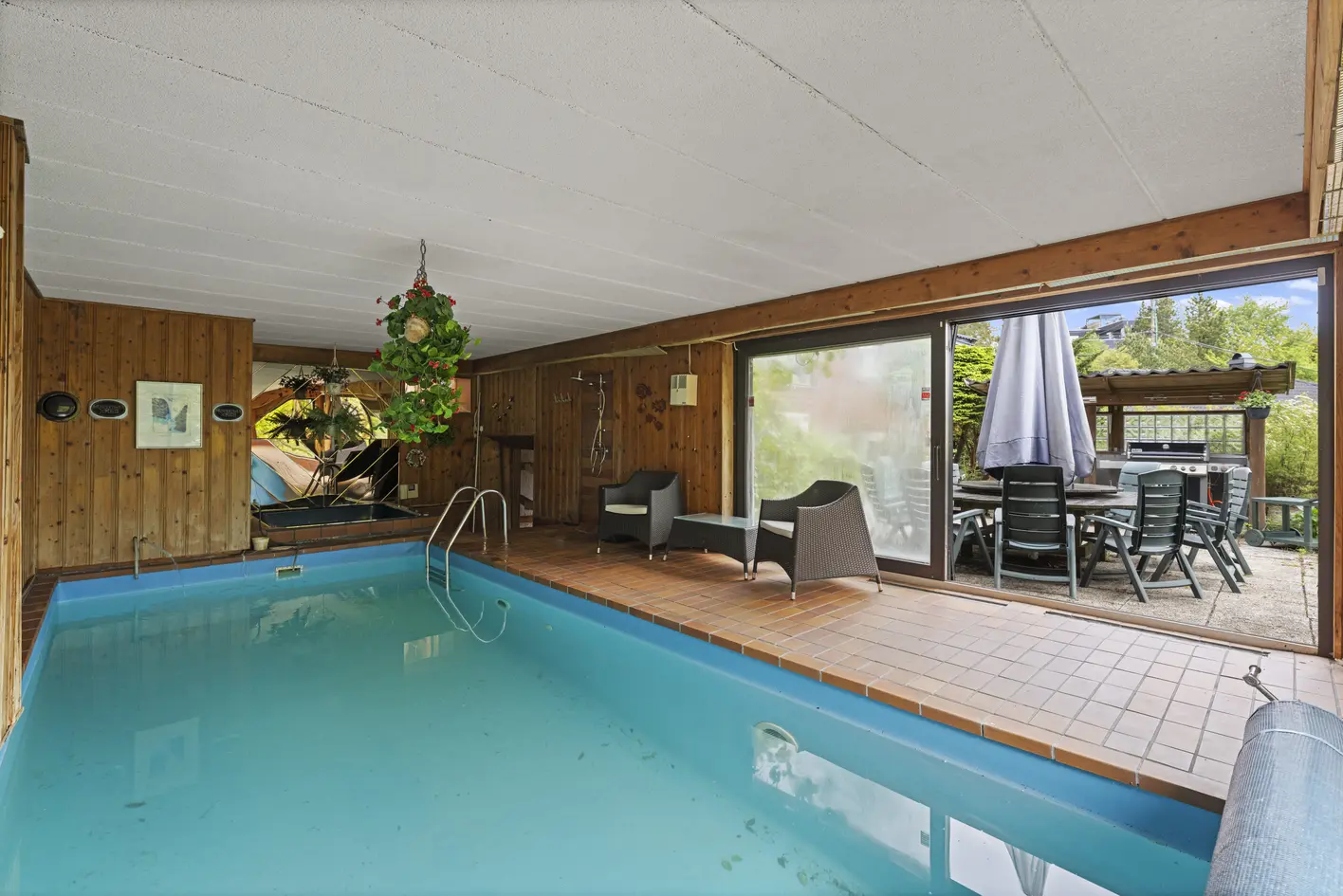 Sjelden enebolig med spa-følelse i hjemmet | Innendørs basseng | Vinterhage | Solrike uteområder | To bad og badstue photo 4