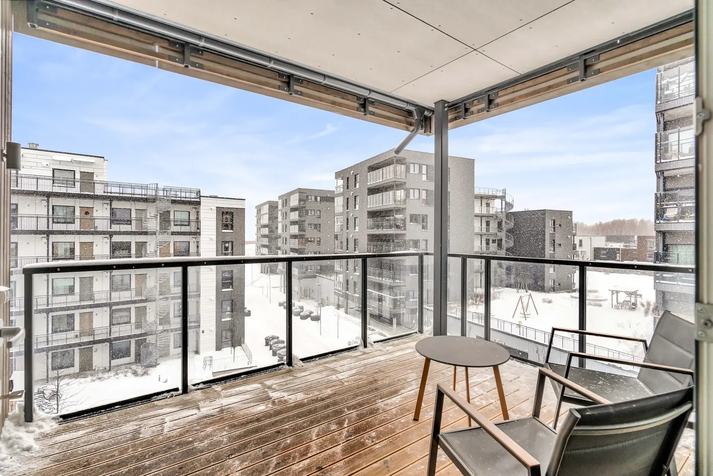 Lys og stor 4-roms endeleilighet fra 2022! Garasjeplass m/lader - Sydvestvendt balkong - Heis - Attraktiv beliggenhet! photo 2