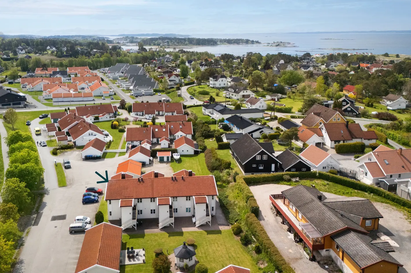 Pen 3-roms selveier i sjønære omgivelser - Sydvendt veranda på 14 m² - Attraktiv endebeliggenhet i 2. etg. - Garasje photo 2