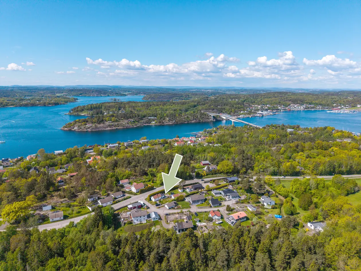 Idyllisk og koselig enebolig på stor, solfylt tomt. Frittliggende, innredet anneks. Kort vei til sjø og strand! - Bilde 2