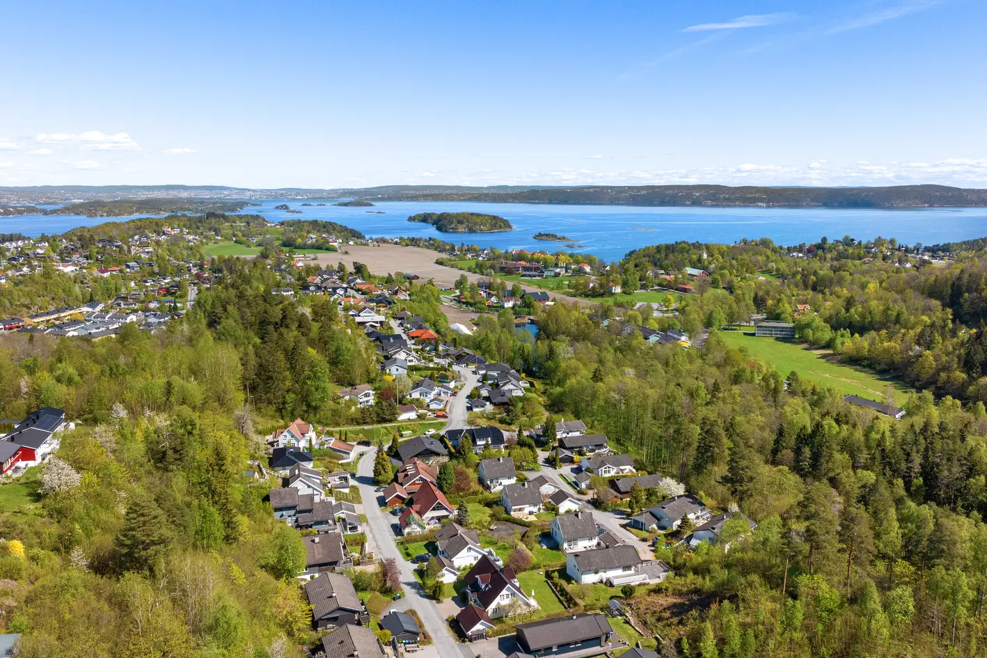 Innholdsrik familiebolig i attraktiv blindvei | Sjøutsikt | Solrike uteplasser | Meget barnevennlig | Dobbelgarasje photo 3