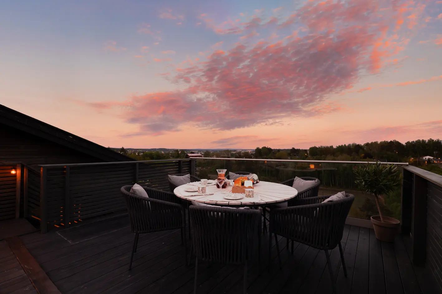 Lekker enebolig med utleid hybel og egenart. Renovert og ombygget i 2017/2018. Solfylt takterrasse med vid utsikt. photo 5