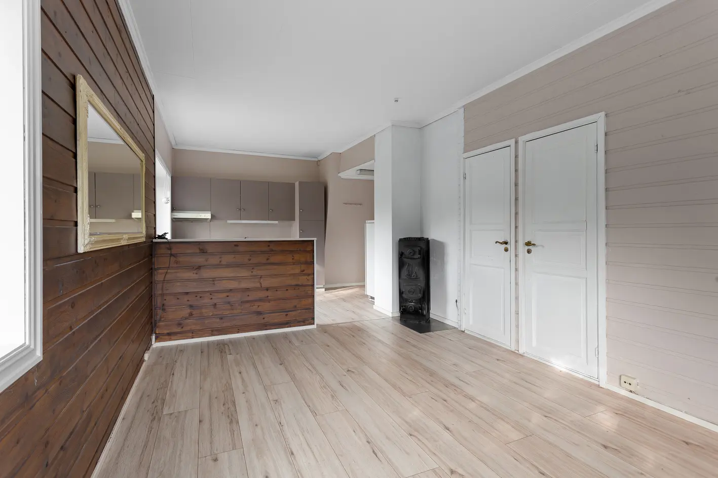 Lys 2-roms eierleilighet i 2. etasje i en 4-mannsbolig. Egen del av loft. Oppussingsobjekt. Praktisk avstand til sentrum photo 5