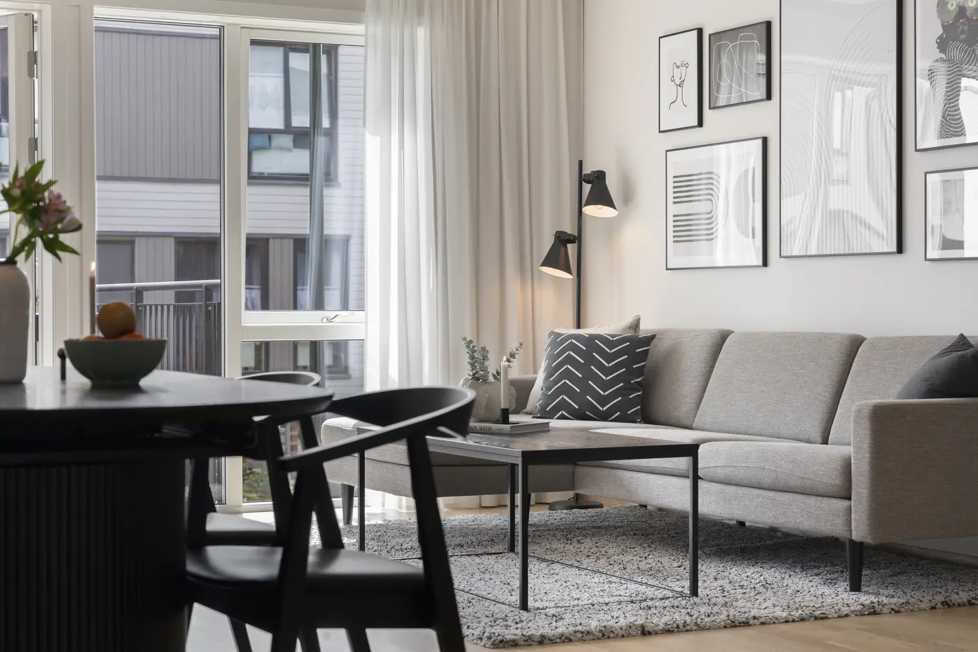 Strøken 4-roms med to balkonger, garasje & to bad | Fjernvarme | IN-ordning | Felles takterrasse | Meget sentralt