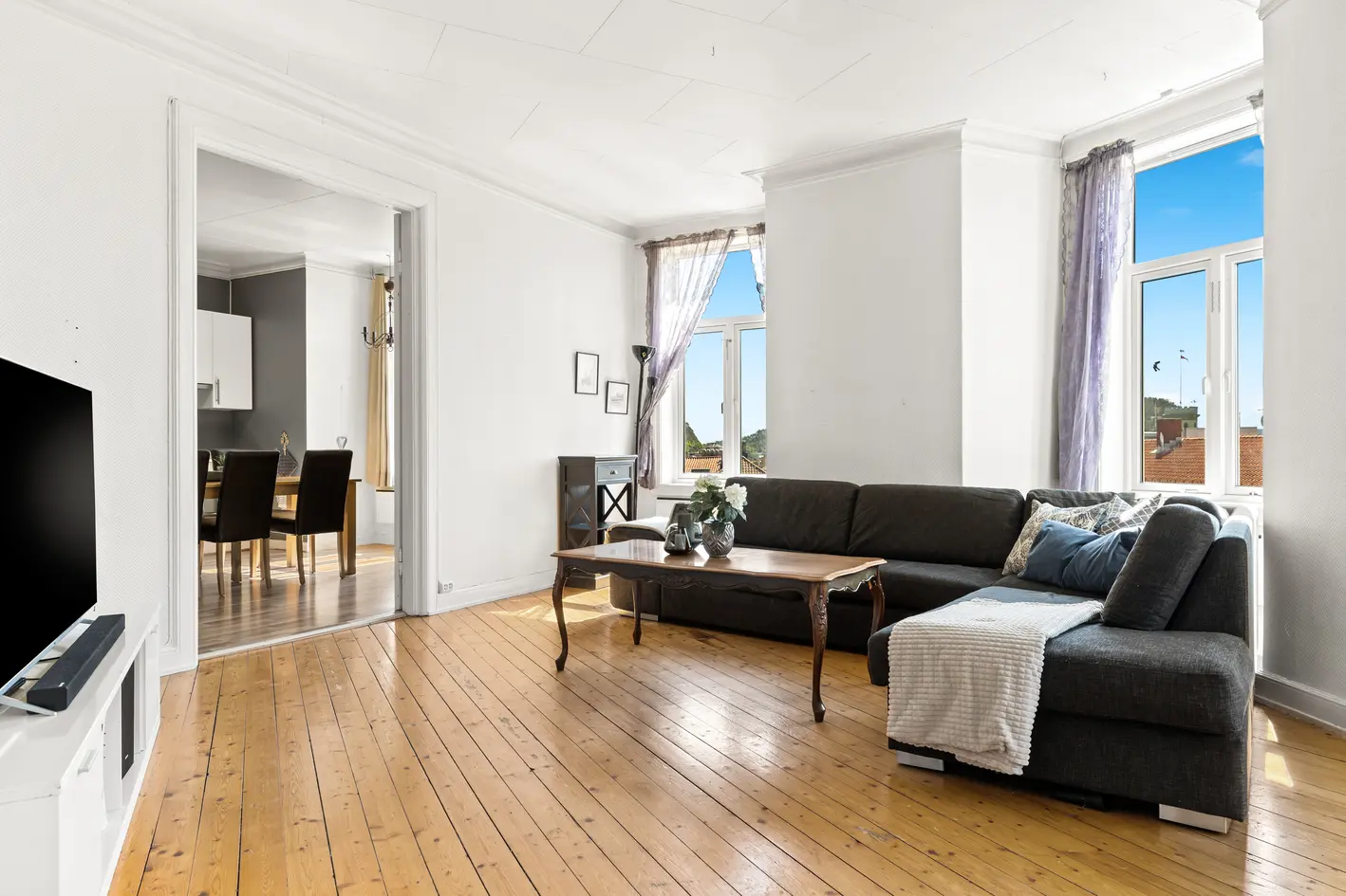 Pen og stor toppleilighet midt i sentrum av Halden. Flott utsikt. photo 2