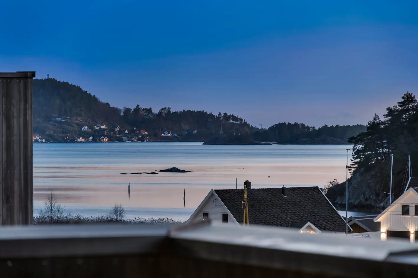 EIG -Funkisvilla m nydelig sjøutsikt og et lekkert innhold og en praktisk hybel. Dobbel garasje og vestvendt beliggenhet photo 4