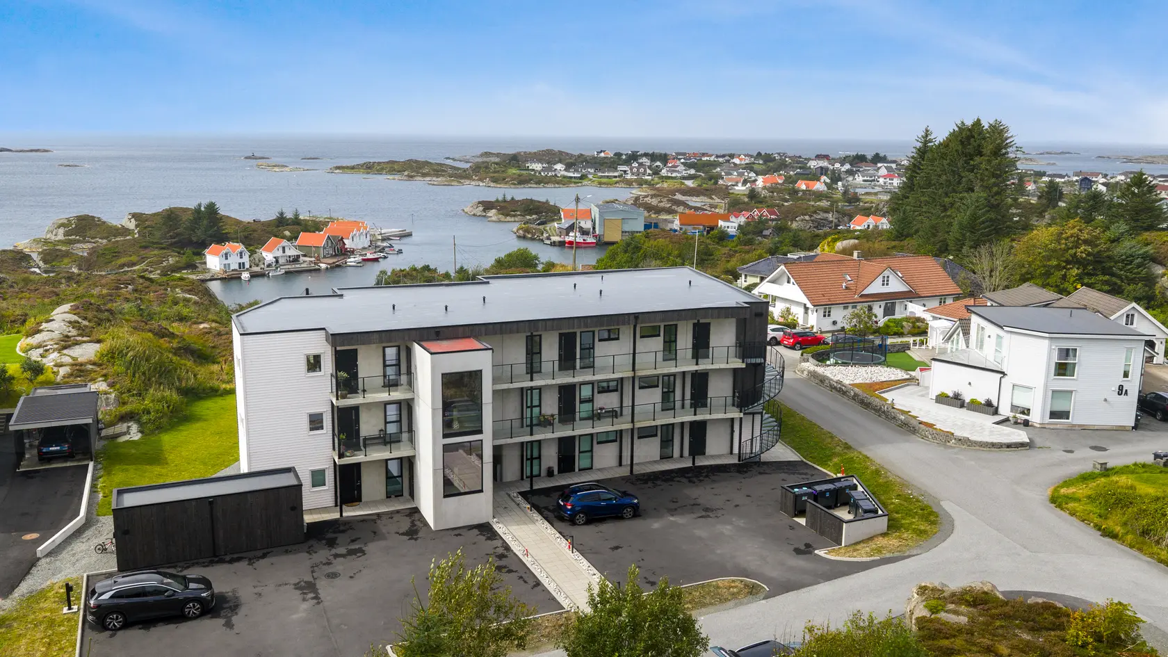 Innflyttingsklar leilighet med herlig sjøutsikt - 2 soverom, nydelig kjøkken og lekkert bad - Vestvendt & solrikt! - Heis photo 5