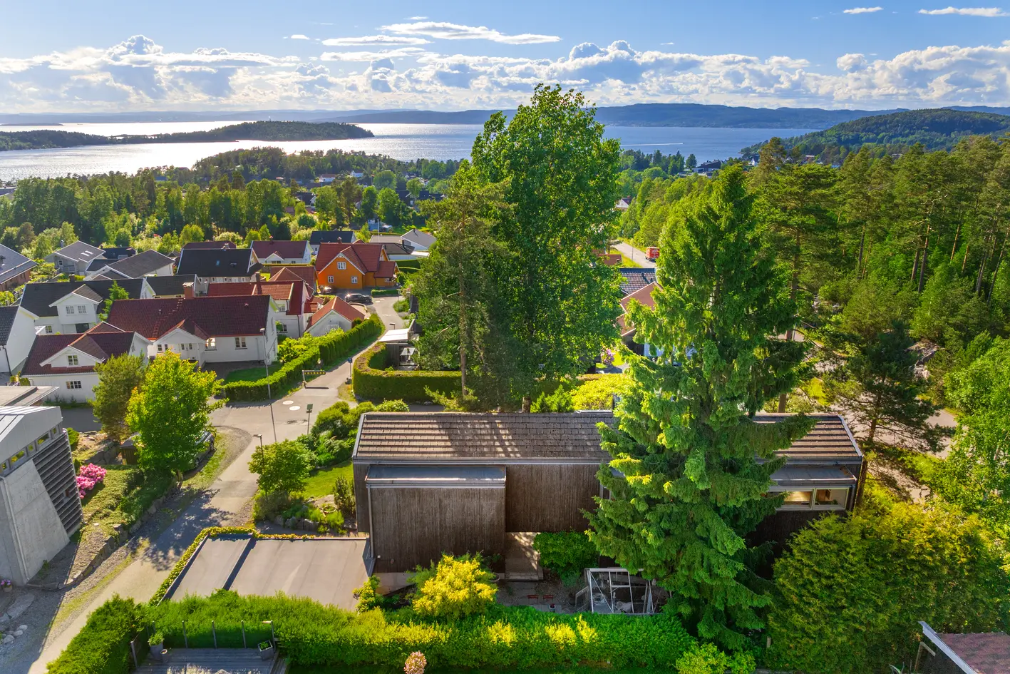 Arkitekttegnet enebolig med gjennomtenkte løsninger. Vidstrakt utsikt over Oslofjorden.Umiddelbar tilgang til friområder photo 5