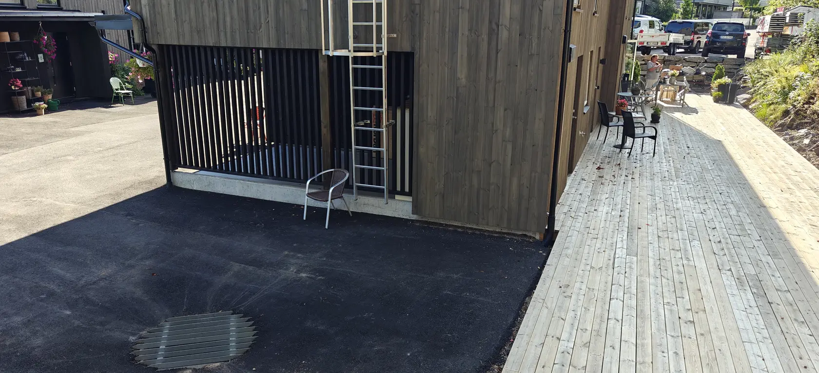 NEDRE TINNHEIA, NÆR GRIM - Helt ny og innholdsrik vert.delt bolig - 4 soverom - 2 bad - 2 stuer - carport - ledig straks photo 3