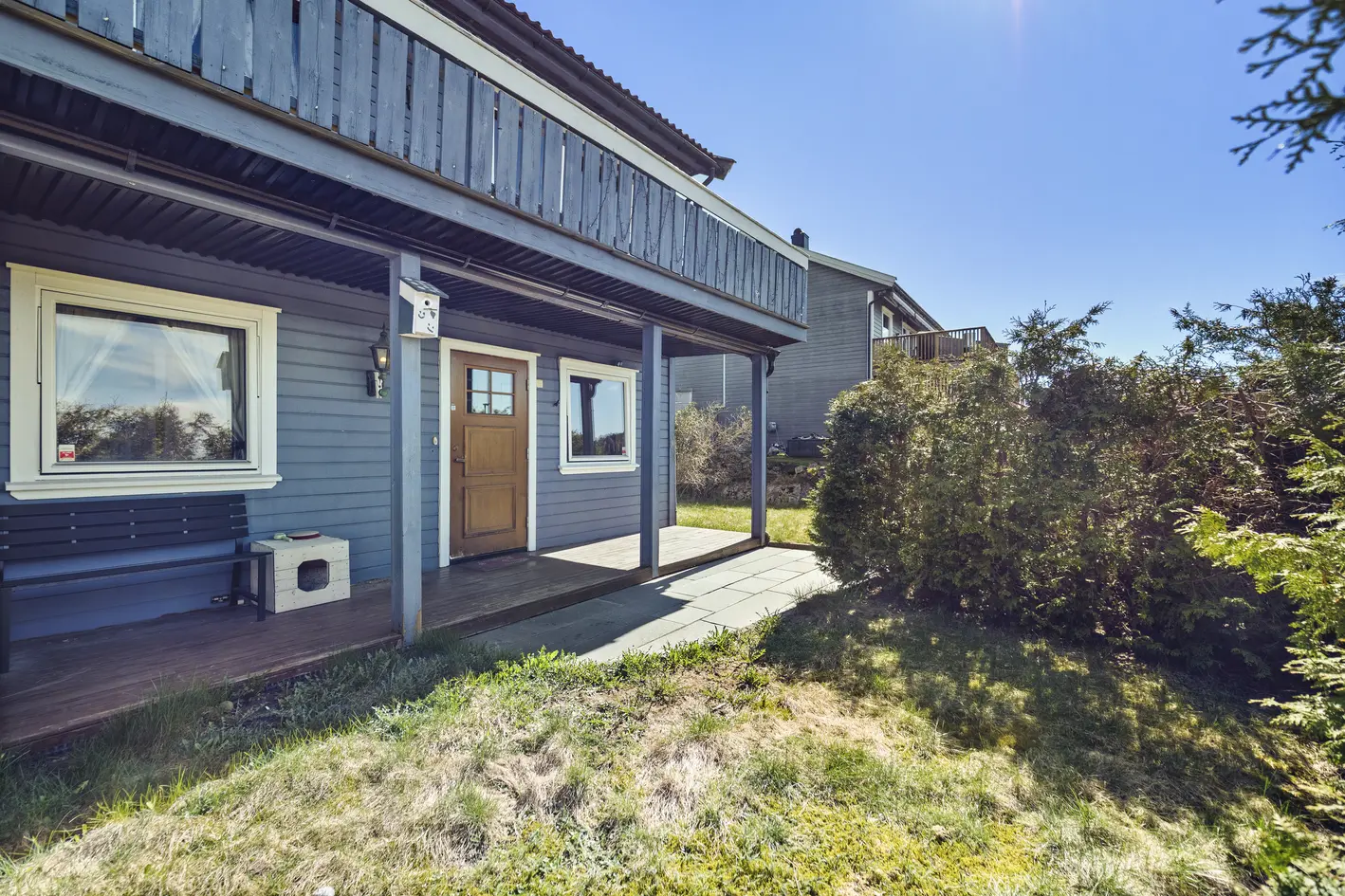 Romslig halvpart av tomannsbolig – en av de største på feltet. Garasje, god utsikt, fine uteplasser og stort potensial! photo 4