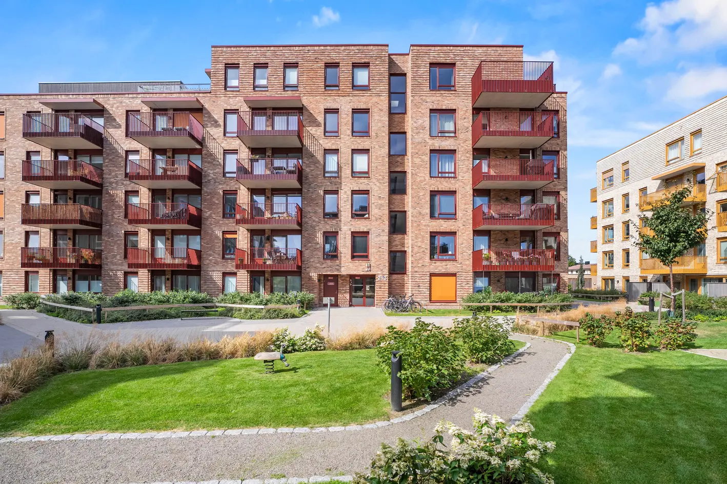 Lekker 4-roms med 8 m² balkong, fjernvarme og heis! Moderne bygg, 2024 | Nybyggaranti | IN-ordning | Sentral beliggenhet photo 3