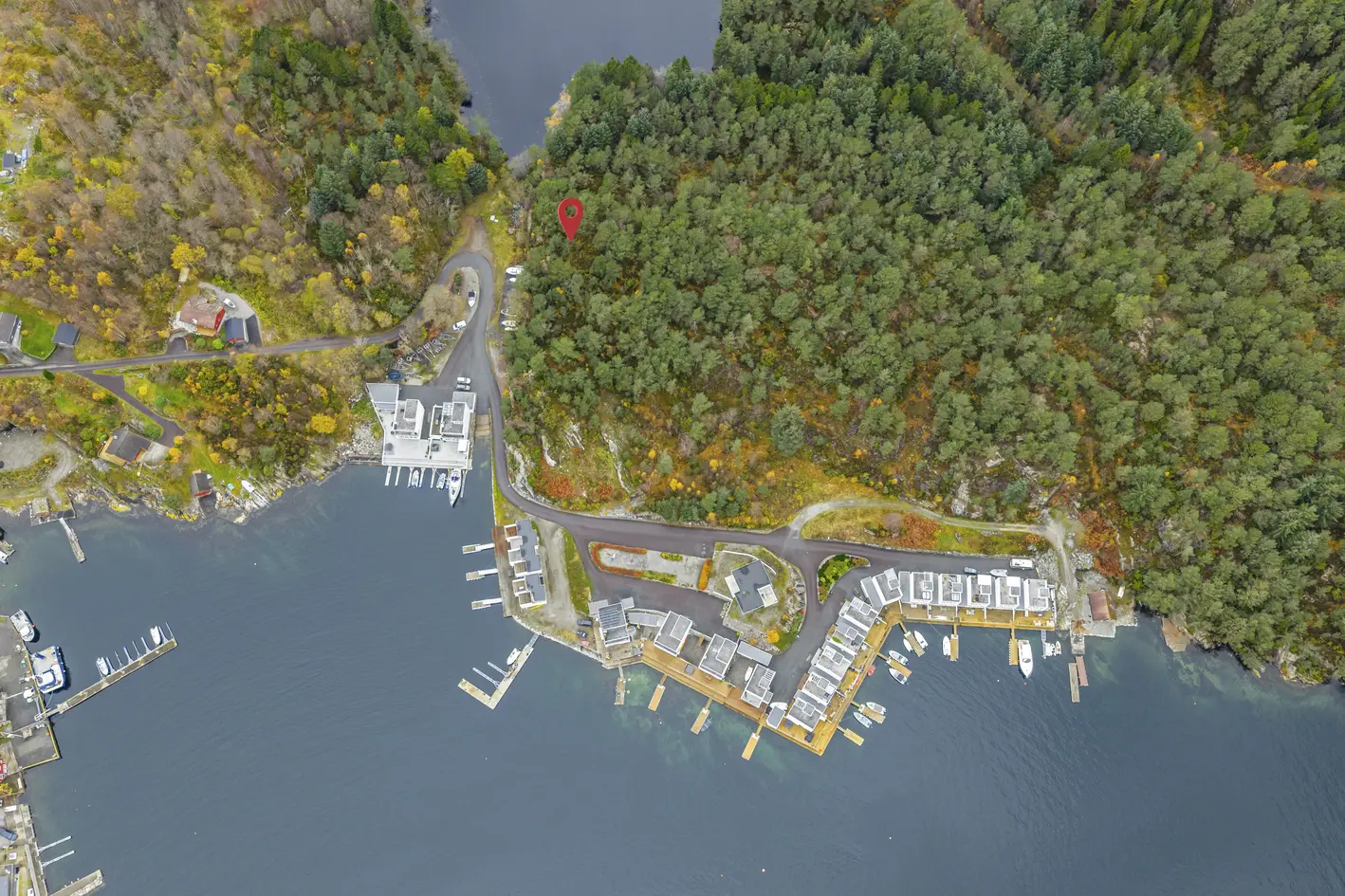 Flott tomt i naturskjønne omgivelser - Båtplass mm. photo 2