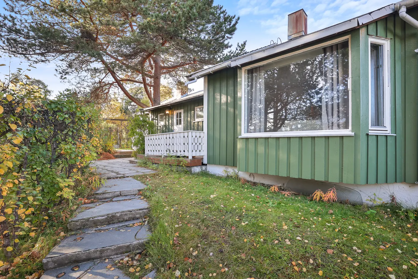 Hel tomannsbolig med beliggenhet midt i Alta Sentrum - Stor tomt - Carport photo 2