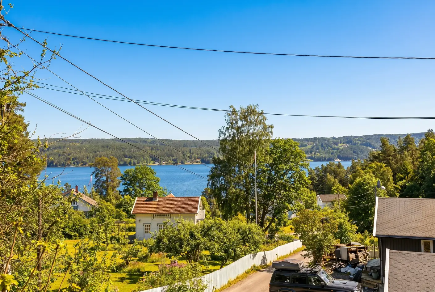 Sjønær & familievennlig enebolig i rolige omgivelser på Bomannsvik med utsikt mot Bunnefjorden og kort vei til badeplass