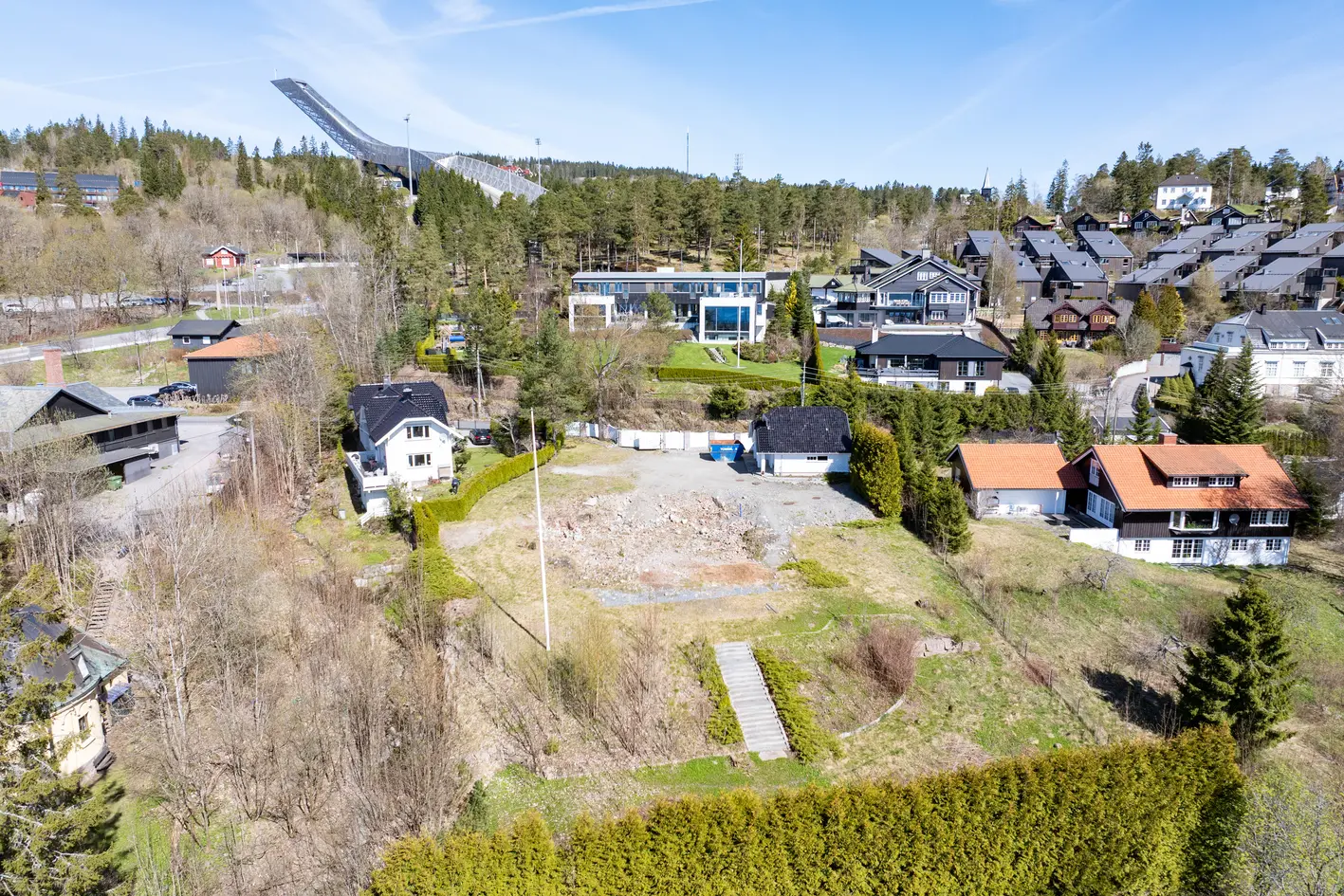 Områdets flotteste tomt på 2 456,90 m².  Ubebygd med panoramautsikt mot fjorden. Solrikt mot syd/sydvest. En sjeldenhet. photo 5