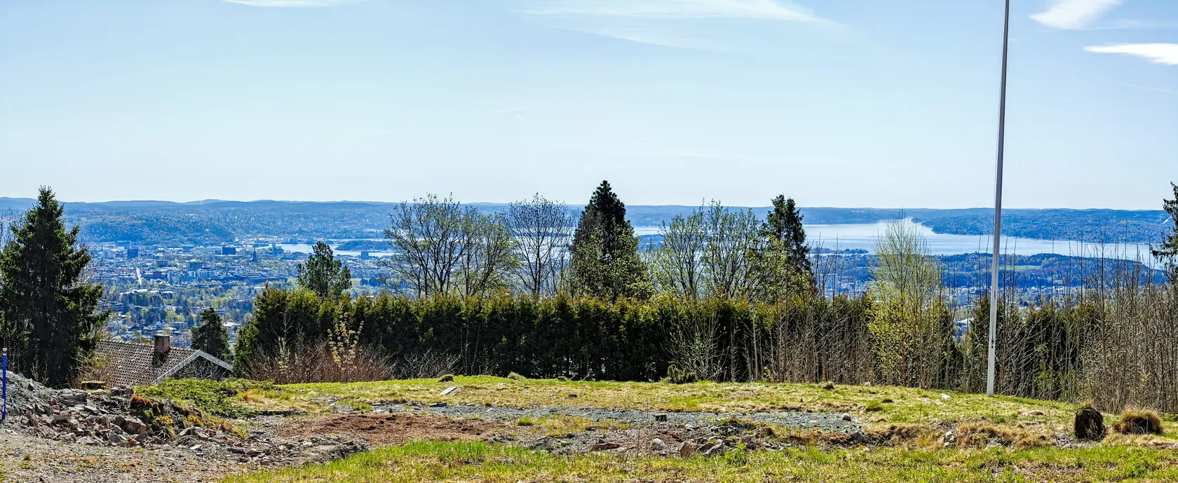 Områdets flotteste tomt på 2 456,90 m².  Ubebygd med panoramautsikt mot fjorden. Solrikt mot syd/sydvest. En sjeldenhet. photo 4