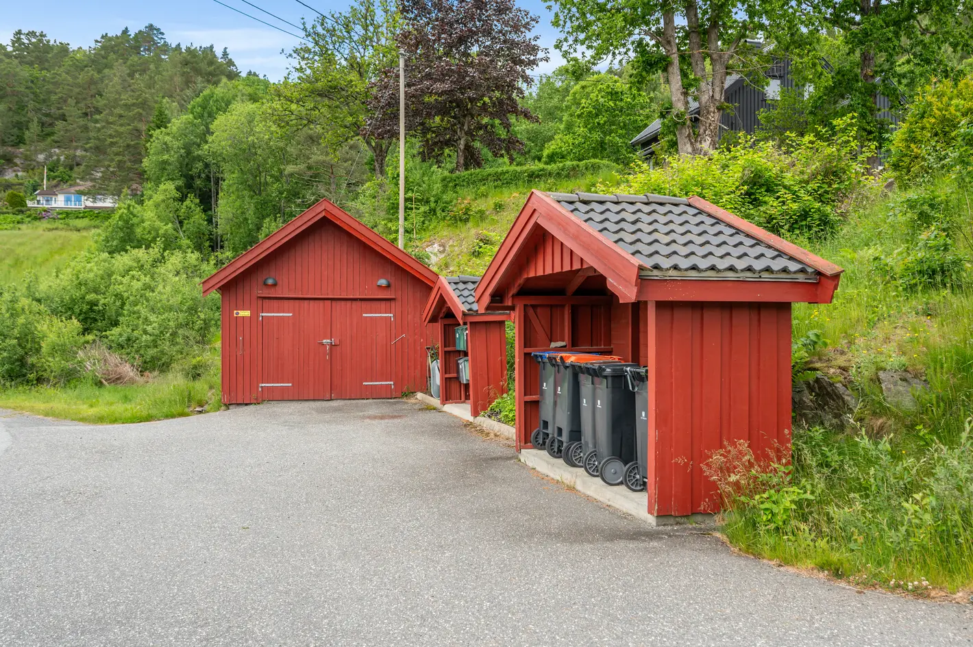 Landlig enebolig m/3 sov, 2 stuer og 1 848 kvm tomt – integrert garasje + garasje på egen tomt, nær elva i Froland photo 4