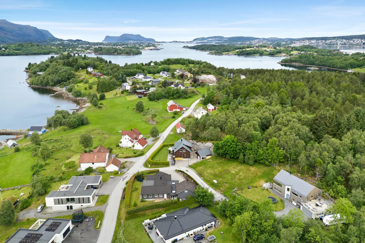Flott sydvendt boligtomt med 20% BYA i populære og barnevennlige omgivelser. photo 2