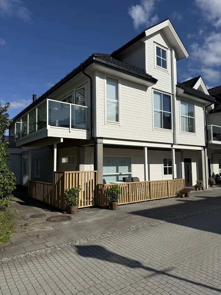 Lekker leilighet i hjertet av Eidsgata. Trappefri adkomst og gangavstand til alt man trenger! photo 2
