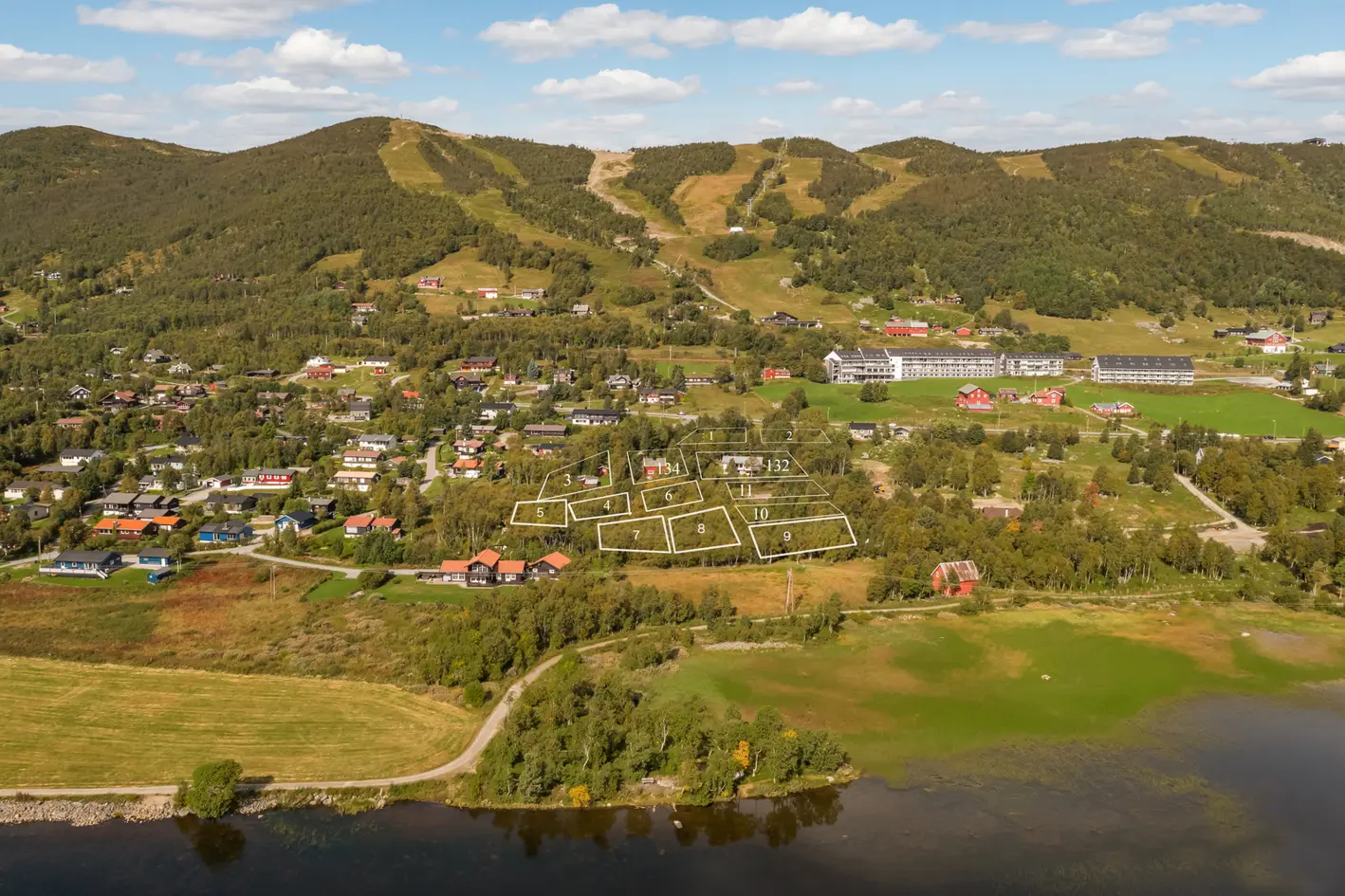 To eneboliger med tilhørende 11 tomter med flott beliggenhet nær Geilo sentrum - Fin utsikt og sol - Utleiemuligheter photo 4