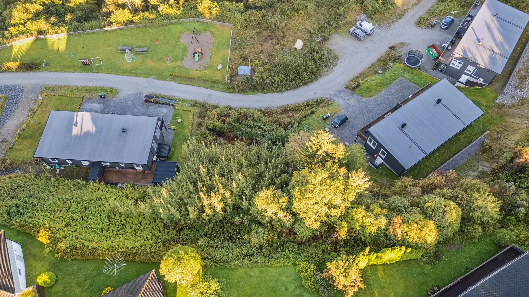 Boligtomt regulert til frittliggende småhusbebyggelse (30% BYA) | Barnevennlig nær bhg, skole, servicetilbud og tog photo 2