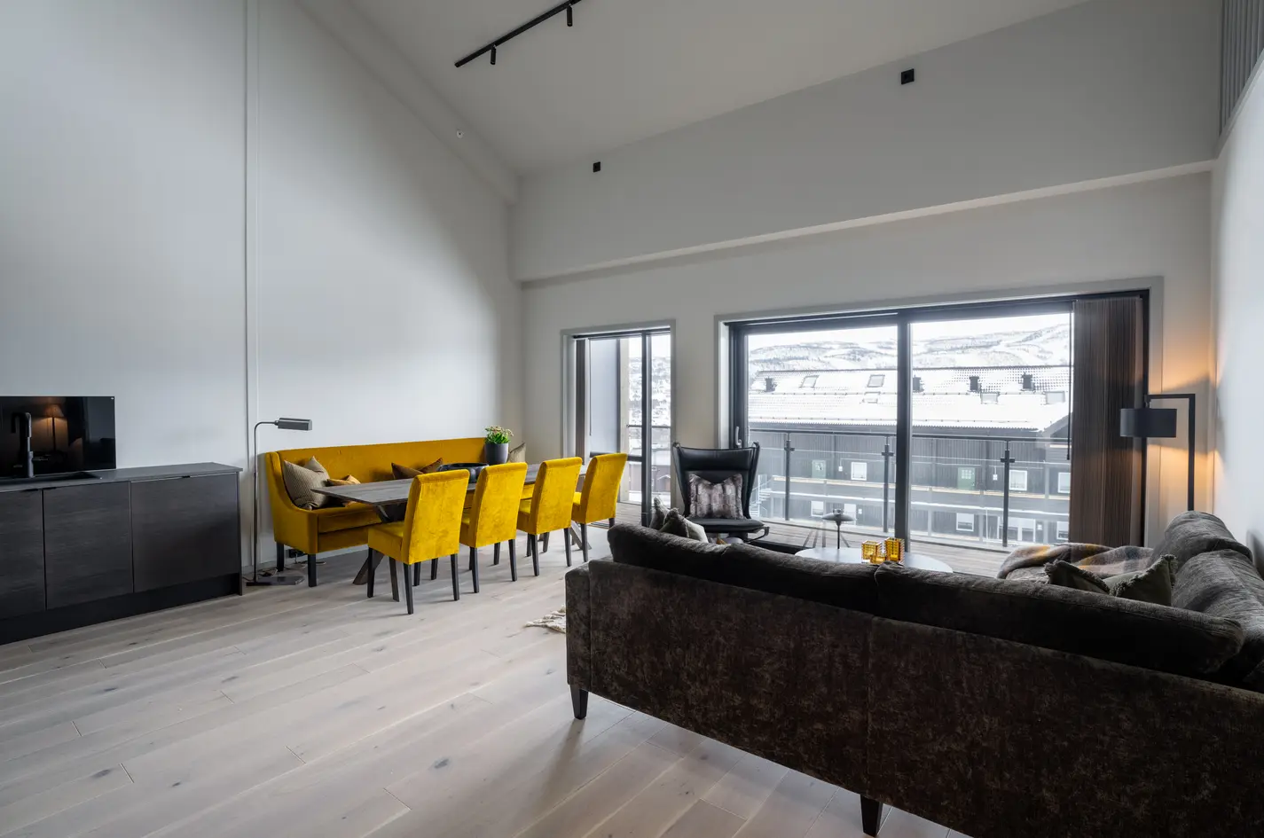 Moderne borettslagsleilighet med gangavstand til "alt". photo 2