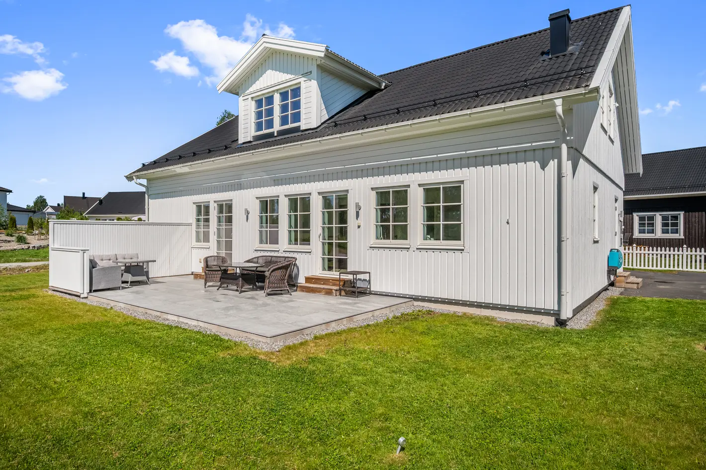 Solrik eiendom i første rekke mot Glomma I Pen enebolig fra 2020 I Dobbeltgarasje I Barnevennlig beliggenhet!  photo 3