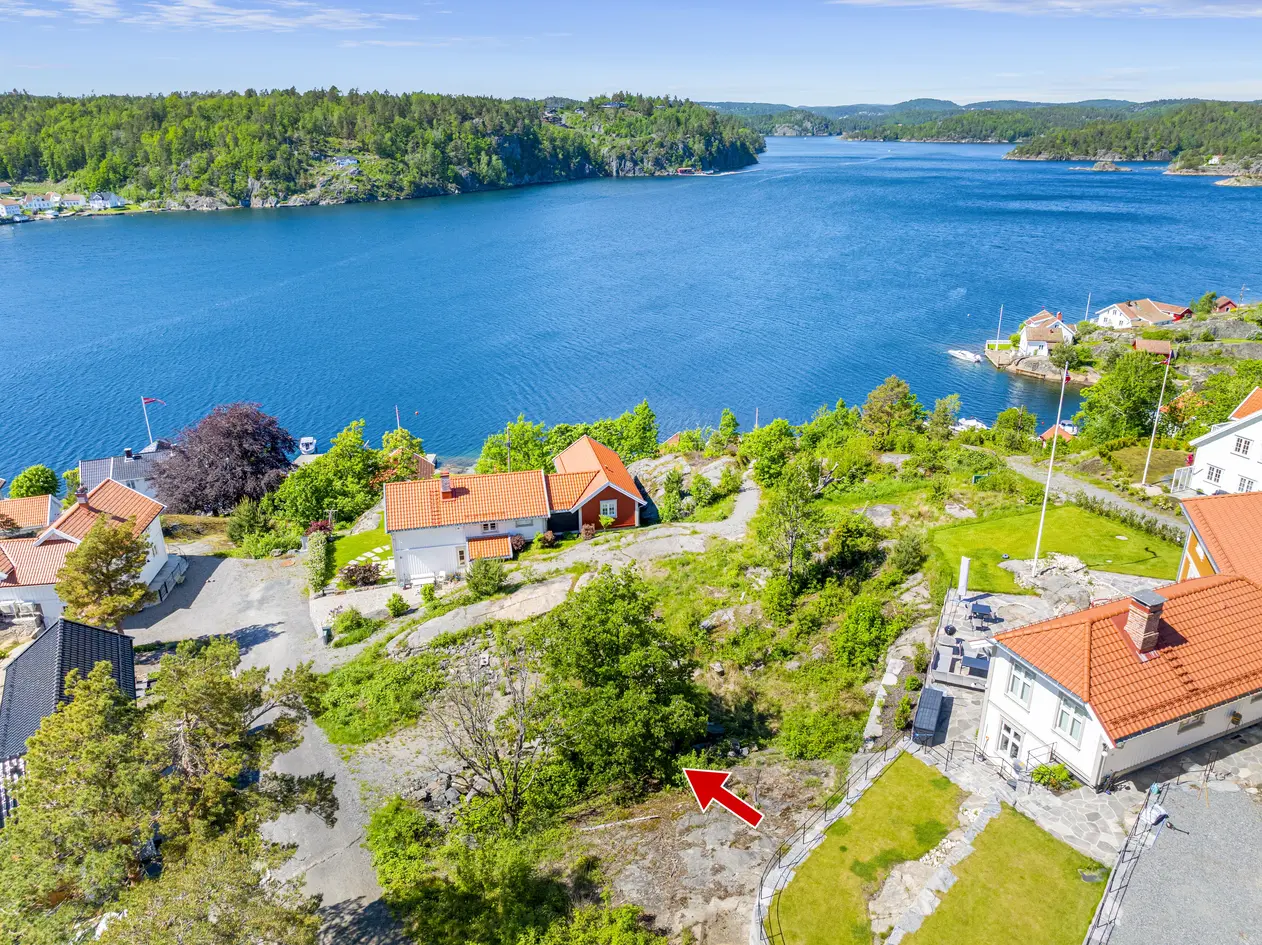 Tilrettelagt tomt i ren Sørlandsidyll med tilhørende båtplass, sjøbod og to p-plasser - Sol fra ca. 07-22 midtsommers! photo 3