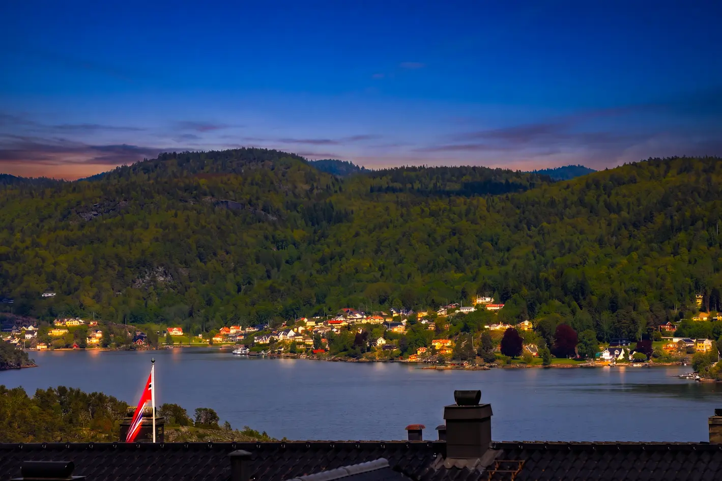 Heistad - Meget lekker og påkostet enebolig fra 2022 - Nydelig sjøutsikt - Sol morgen til kveld - Stor dobbelgarasje! photo 2