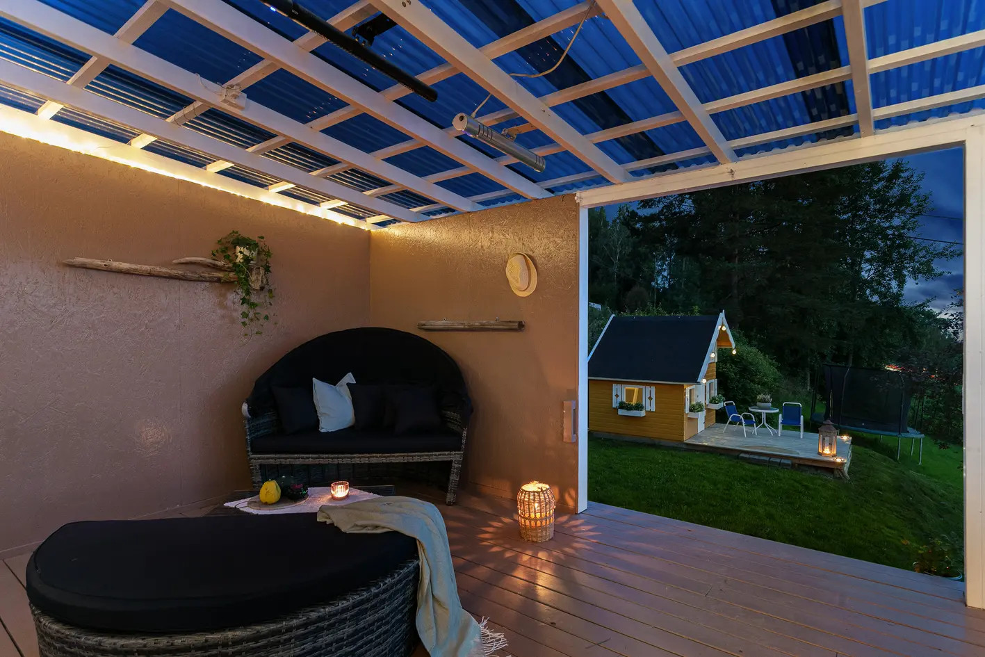 Innbydende enebolig med fantastiske sol- og utsiktsforhold. Stor tomt. Uthus.  photo 5