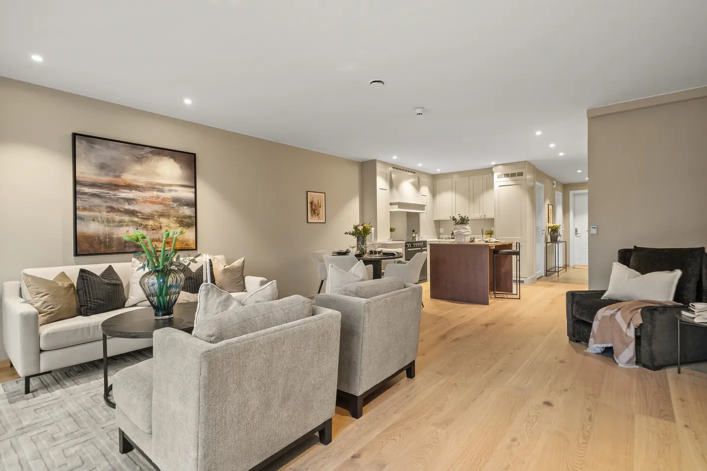 Helt ny og påkostet bolig på Teie med moderne planløsning, høy standard, solrike uteplasser og parkering i kjeller photo 2