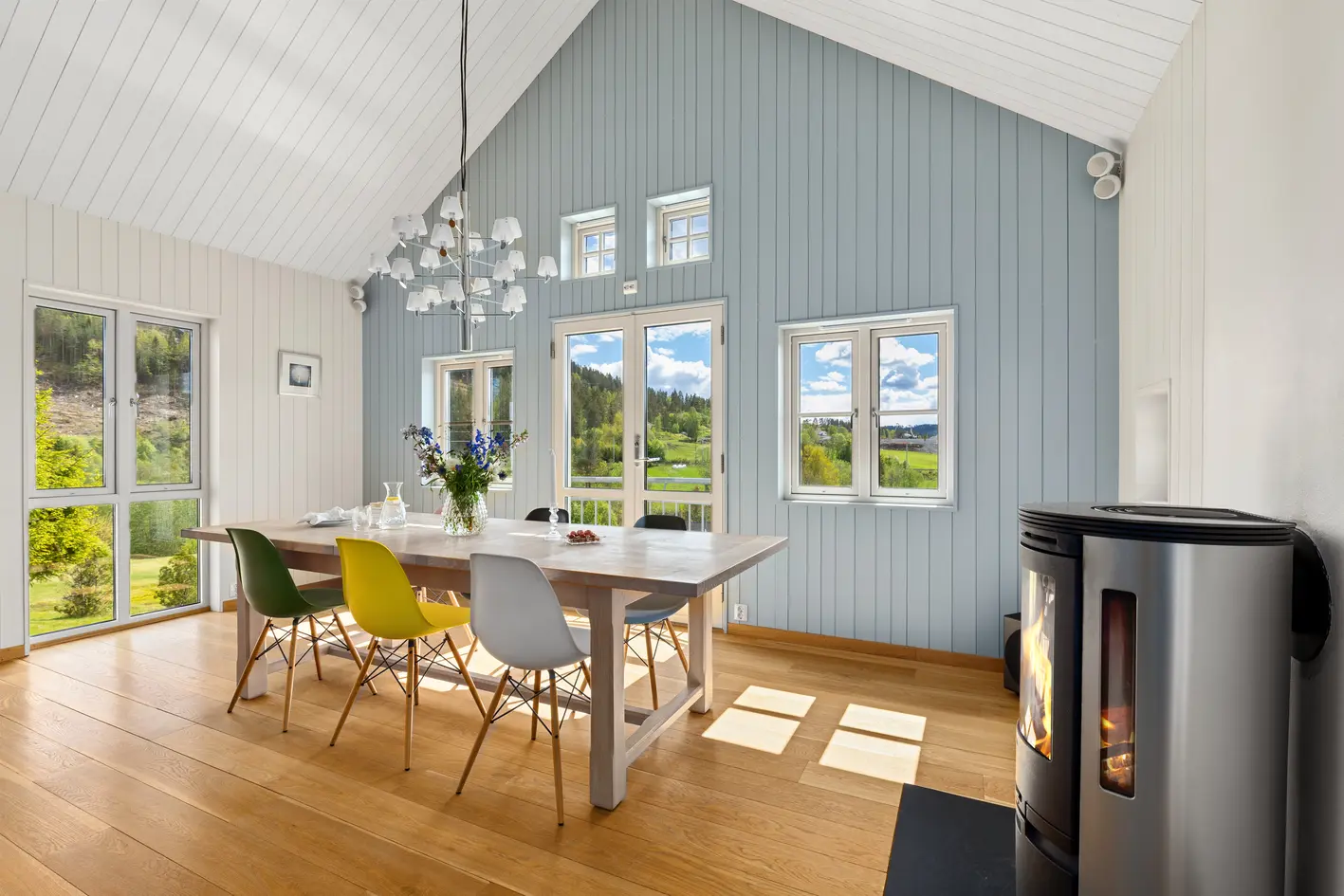 Arkitekttegnet og landlig enebolig fra 2009 - Høy standard - Stor dobbelgarasje - Solrikt - Vannbåren varme photo 5