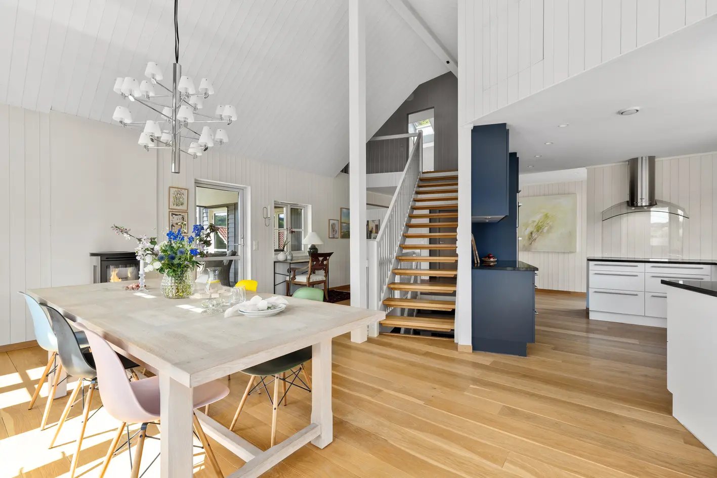 Arkitekttegnet og landlig enebolig fra 2009 - Høy standard - Stor dobbelgarasje - Solrikt - Vannbåren varme photo 4