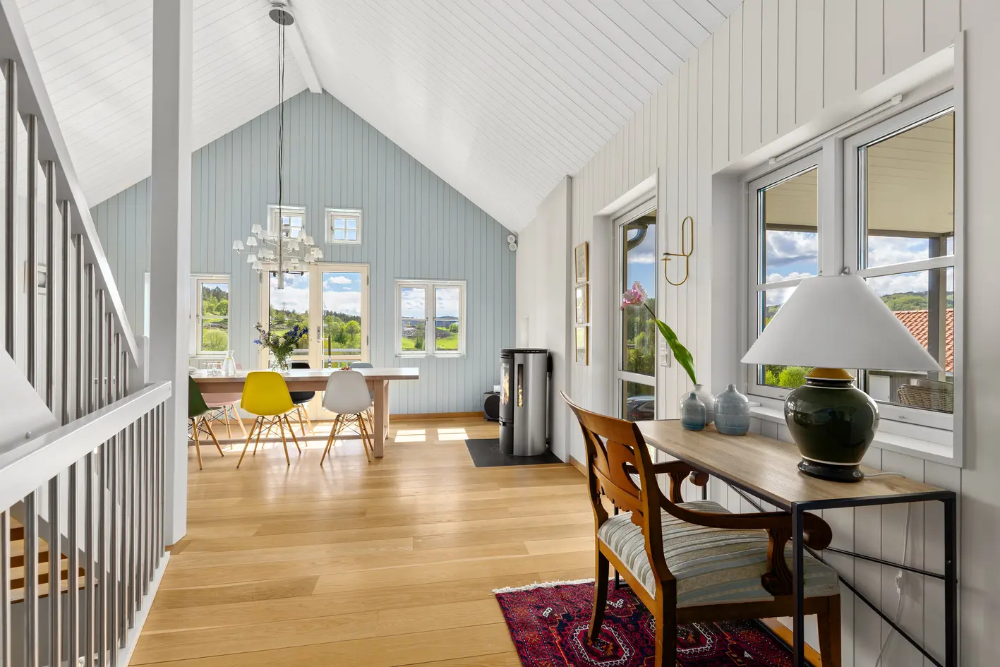 Arkitekttegnet og landlig enebolig fra 2009 - Høy standard - Stor dobbelgarasje - Solrikt - Vannbåren varme photo 3