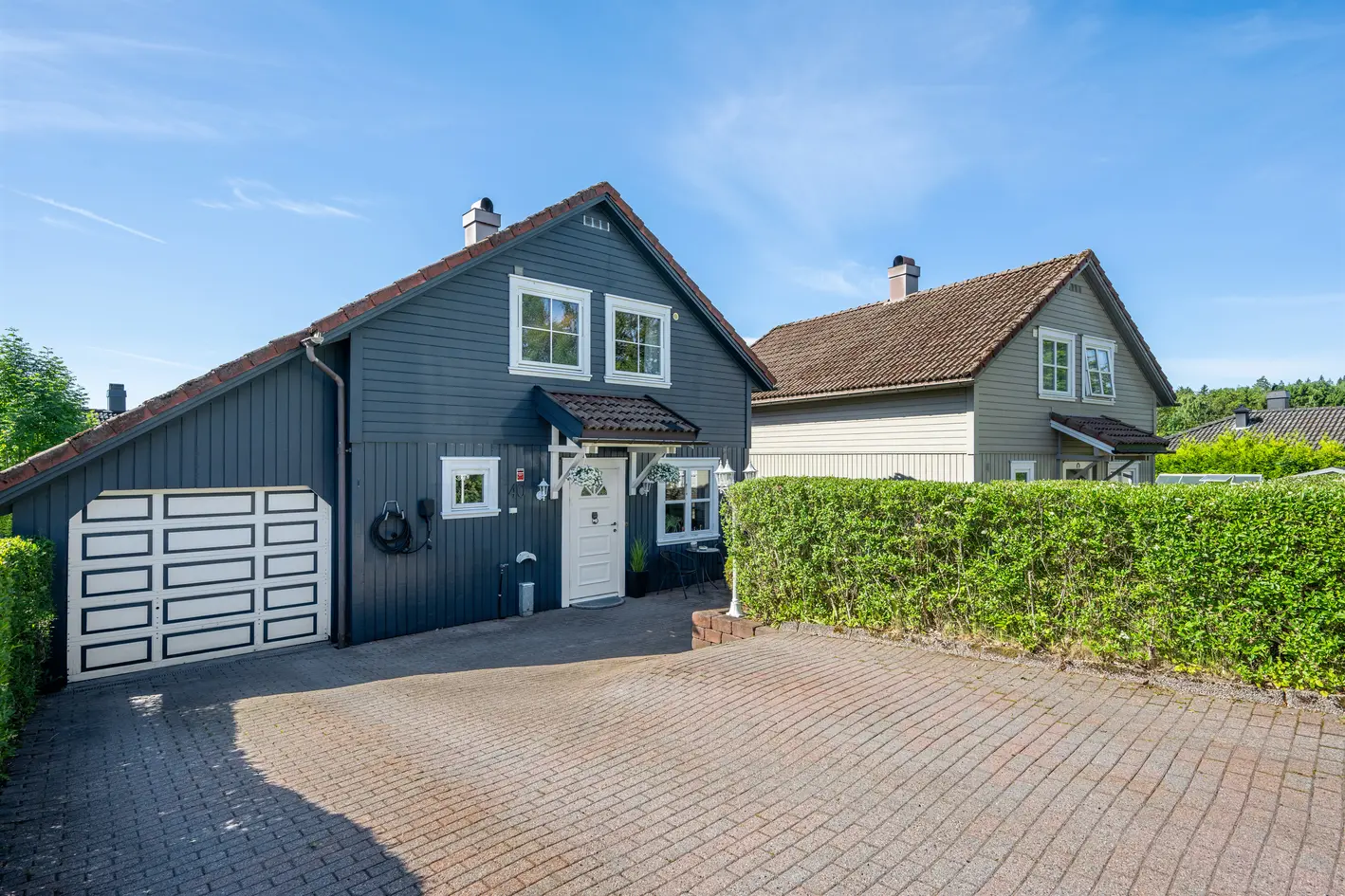 Velholdt familiebolig med solrike uteplasser og barnevennlige omgivelser - Garasje og elbil-lader - Kort vei til E-18! - Bilde 3