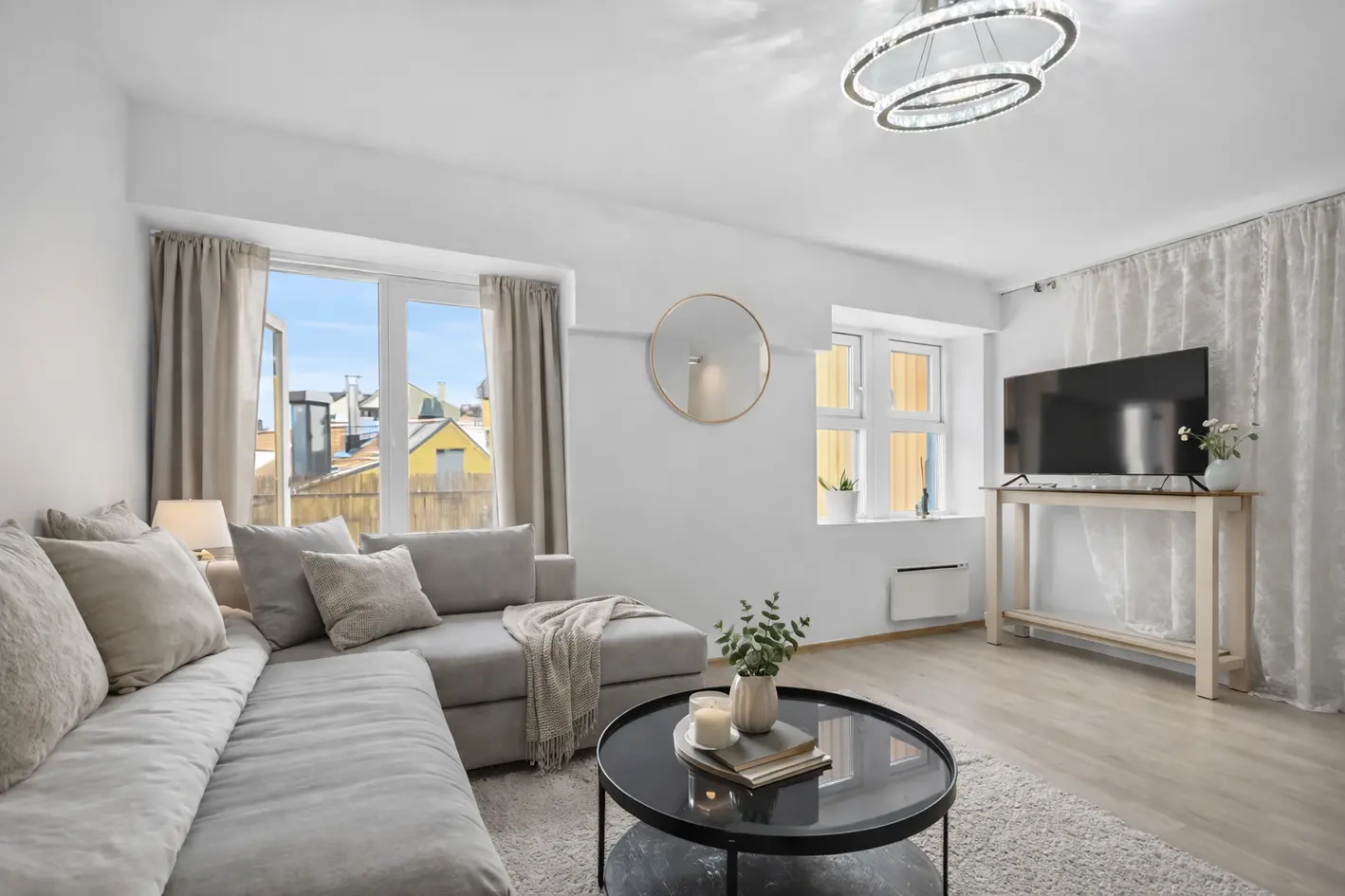Arealeffektiv 1-roms på 48m² BRA midt i sentrum - Heis og balkong mot bakgård - 10. min til tog og 100 m til buss photo 3