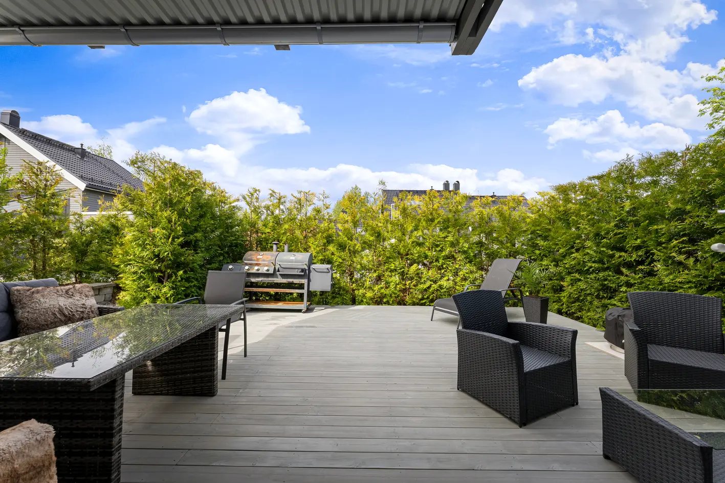 Lekker og oppusset (2020) 2-roms leilighet med vestvendt terrasse på hele 37m² og garasjeplass. Rolig, men sentralt! - View 3