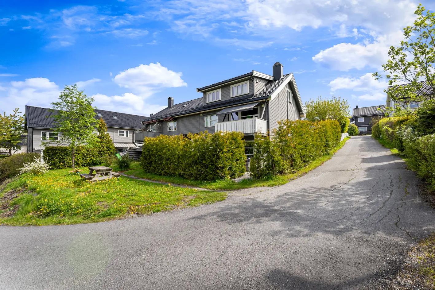 Lekker og oppusset (2020) 2-roms leilighet med vestvendt terrasse på hele 37m² og garasjeplass. Rolig, men sentralt! - View 5