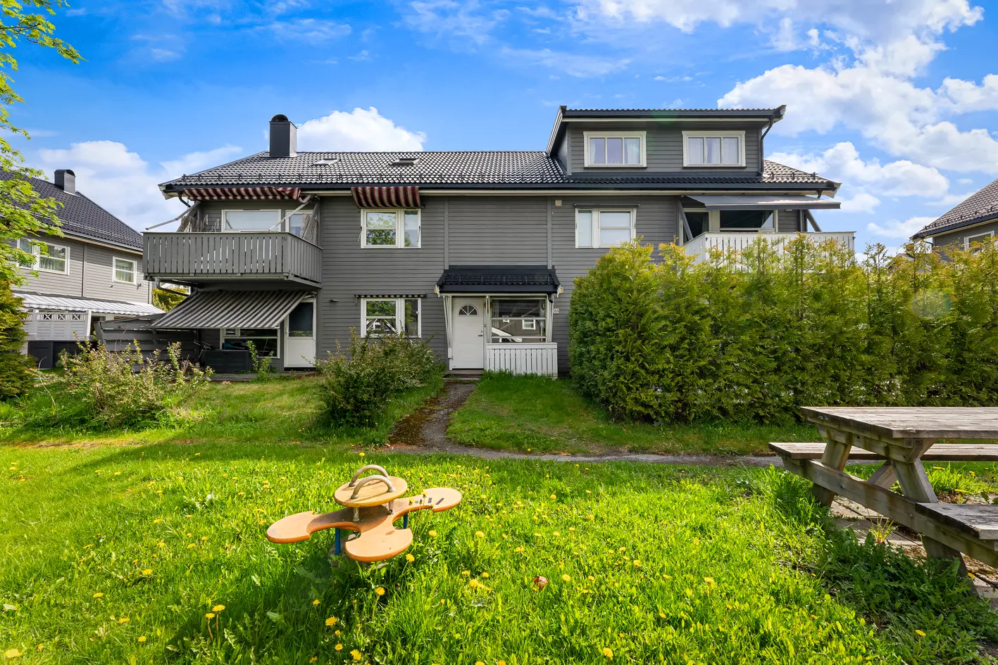 Lekker og oppusset (2020) 2-roms leilighet med vestvendt terrasse på hele 37m² og garasjeplass. Rolig, men sentralt! - View 6