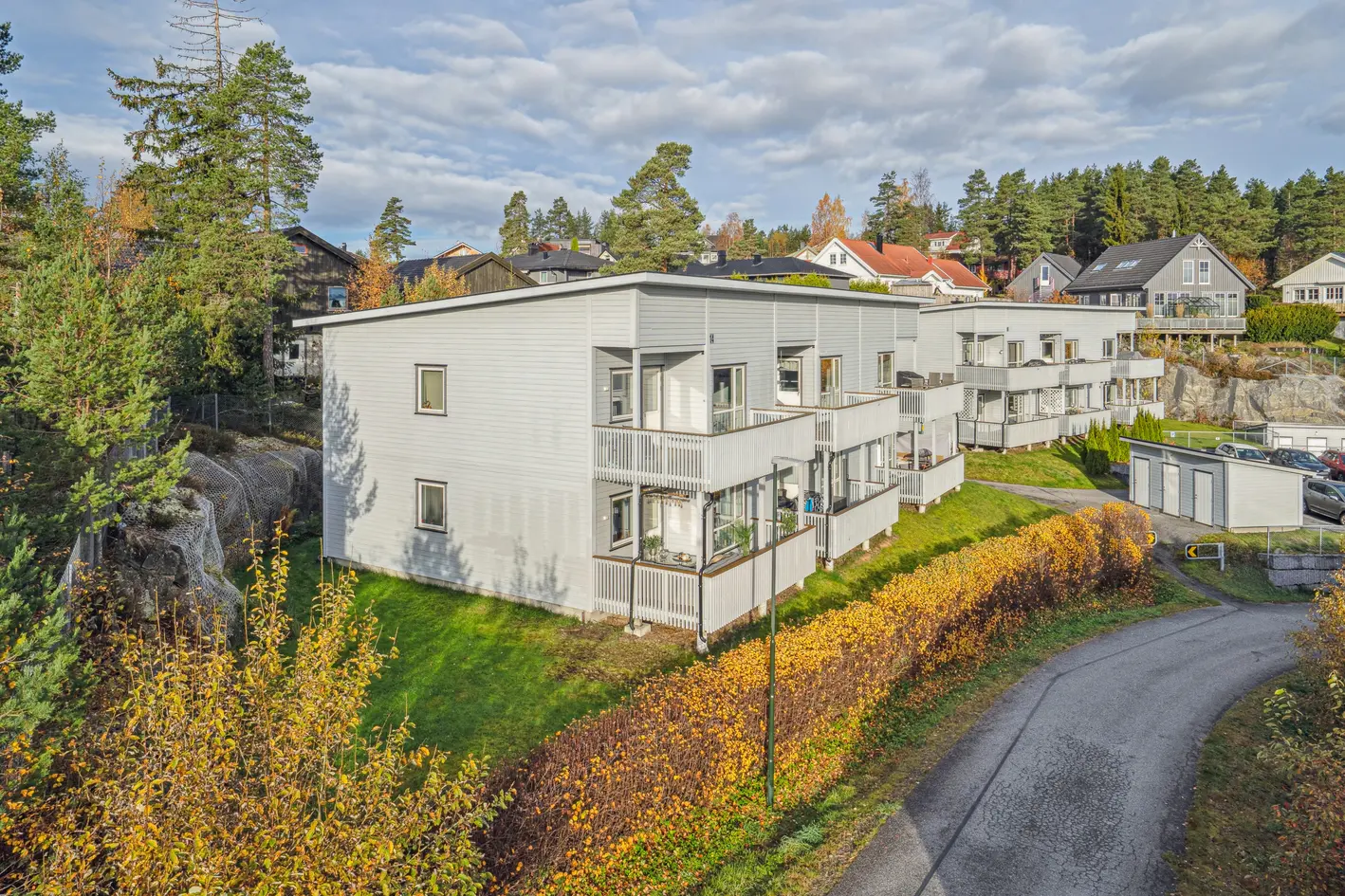 Oppgradert og trivelig 3-roms på Borgen! | God planløsning | Vestvendt terrasse | P-plass og bod | Rolige omgivelser! photo 5