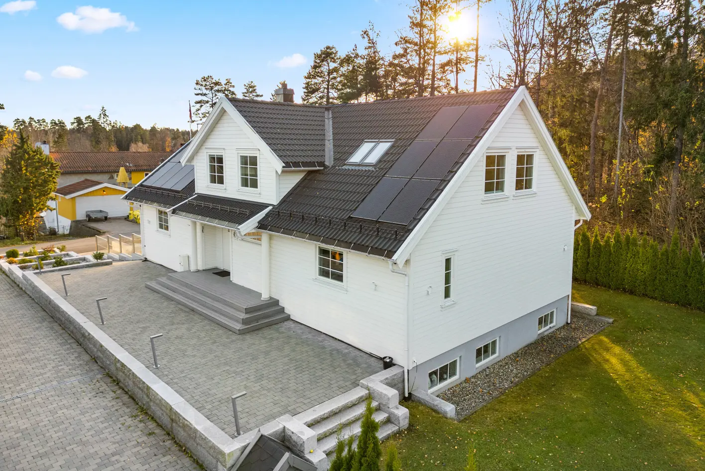 Særdeles lekker & moderne enebolig med flotte kvaliteter & stor hage - Ny i 2017 - 5 soverom - 3 stuer - Godkjent hybel photo 3