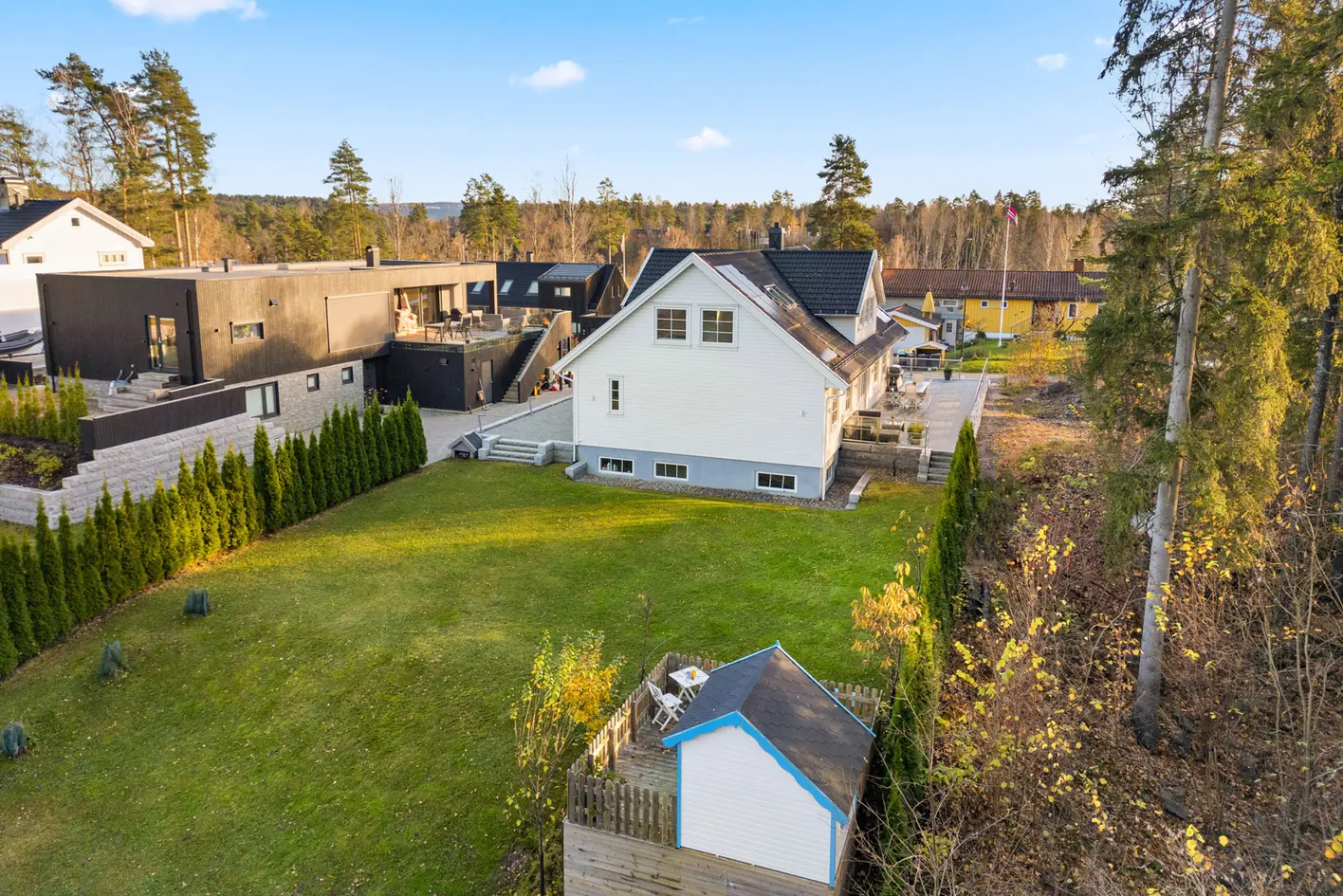 Særdeles lekker & moderne enebolig med flotte kvaliteter & stor hage - Ny i 2017 - 5 soverom - 3 stuer - Godkjent hybel photo 2
