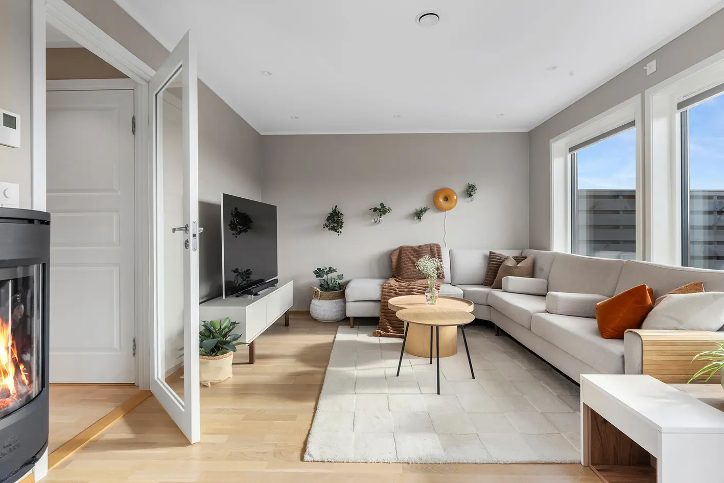 Moderne rekkehus fra 2022 | Solrike terrasser | 3 soverom | Garasje med elbillader | Hage | Nybyggaranti photo 2