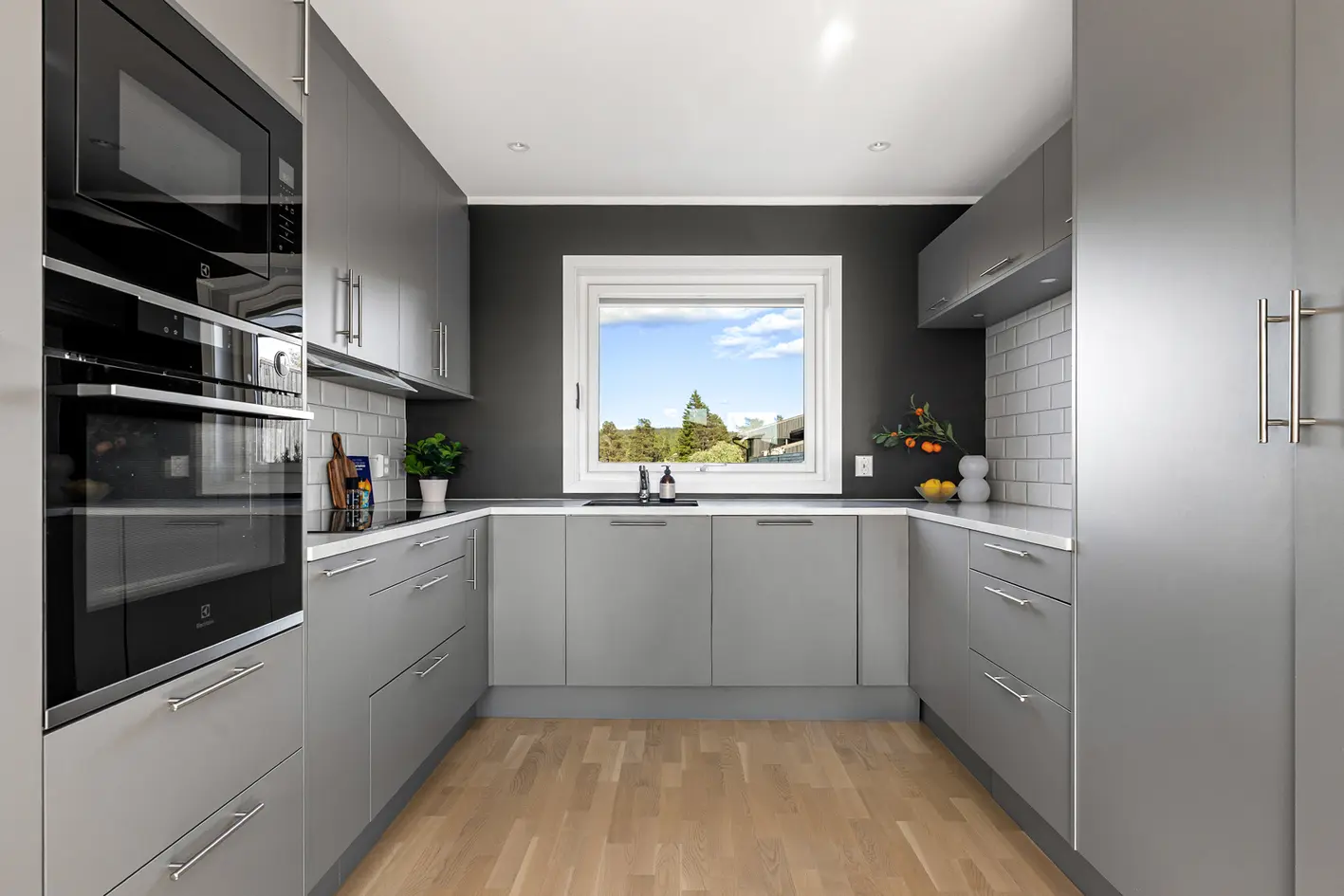 Moderne rekkehus fra 2022 | Solrike terrasser | 3 soverom | Garasje med elbillader | Hage | Nybyggaranti photo 4