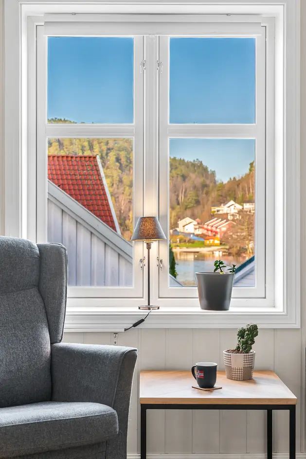 Pen & romslig 4-roms toppleilighet fra 2014 med usjenert terrasse, peis og god planløsning. Parkeringsleie. Sentralt photo 4