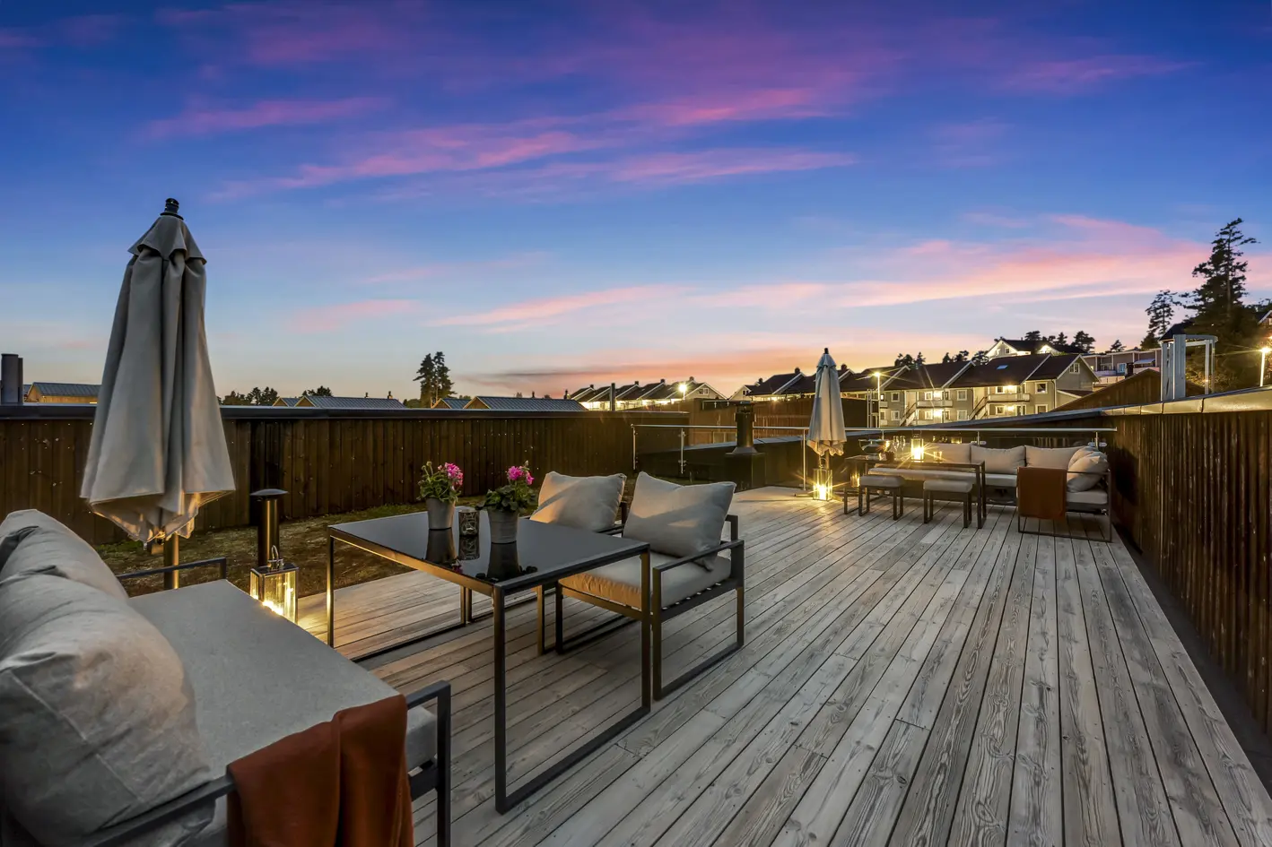 Stilfull og moderne 1/2 av tomannsbolig fra 2021 med endebeliggenhet mot marka! Herlig takterrasse | Stor hage | 5 sov   photo 3