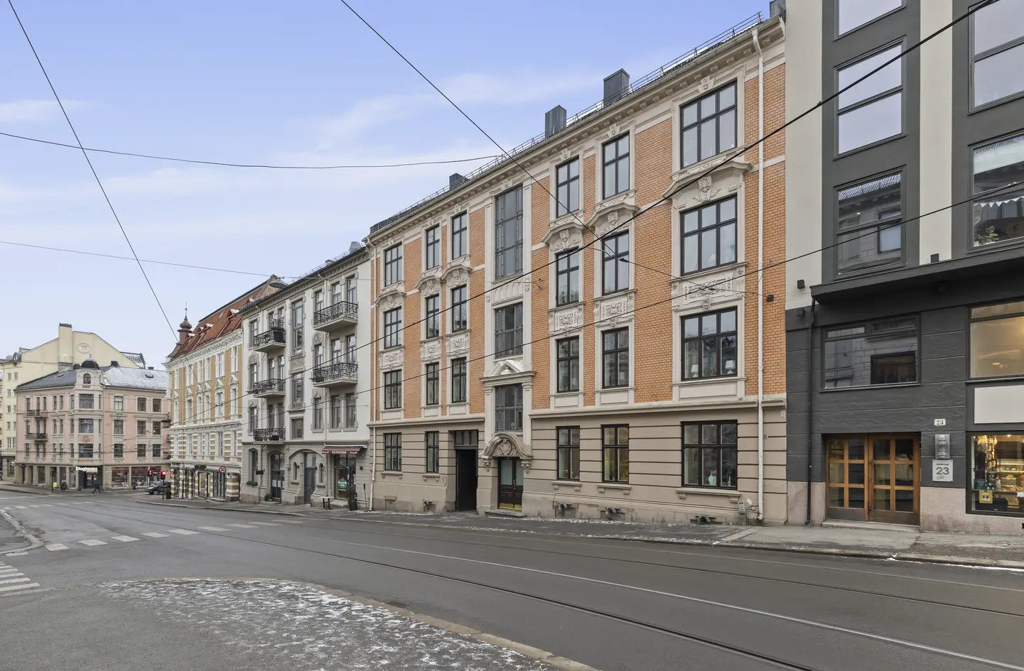 Stor og gjennomgående 5-roms renovert i 2017 | 2 bad + WC | Flott utleieobjekt | Sentral og attraktiv beliggenhet photo 3