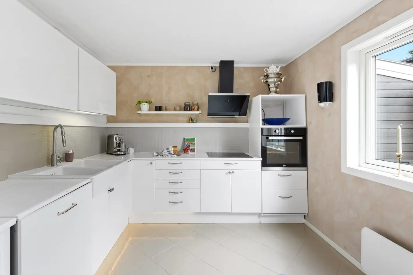 Barnevennlig rekkehus over 2 plan. 3 soverom og flere uteplasser. Modernisert i 23/24 photo 5