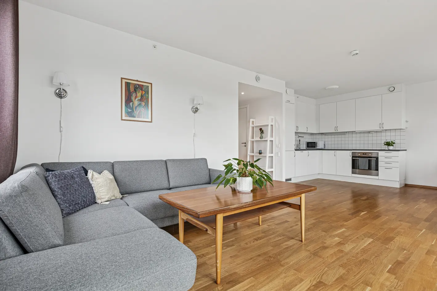 Moderne 4-roms leilighet | P-kjeller | Heis | Nesten "alt" inkludert i f.kost | Mulighet for nedbetaling av fellesgjeld photo 3