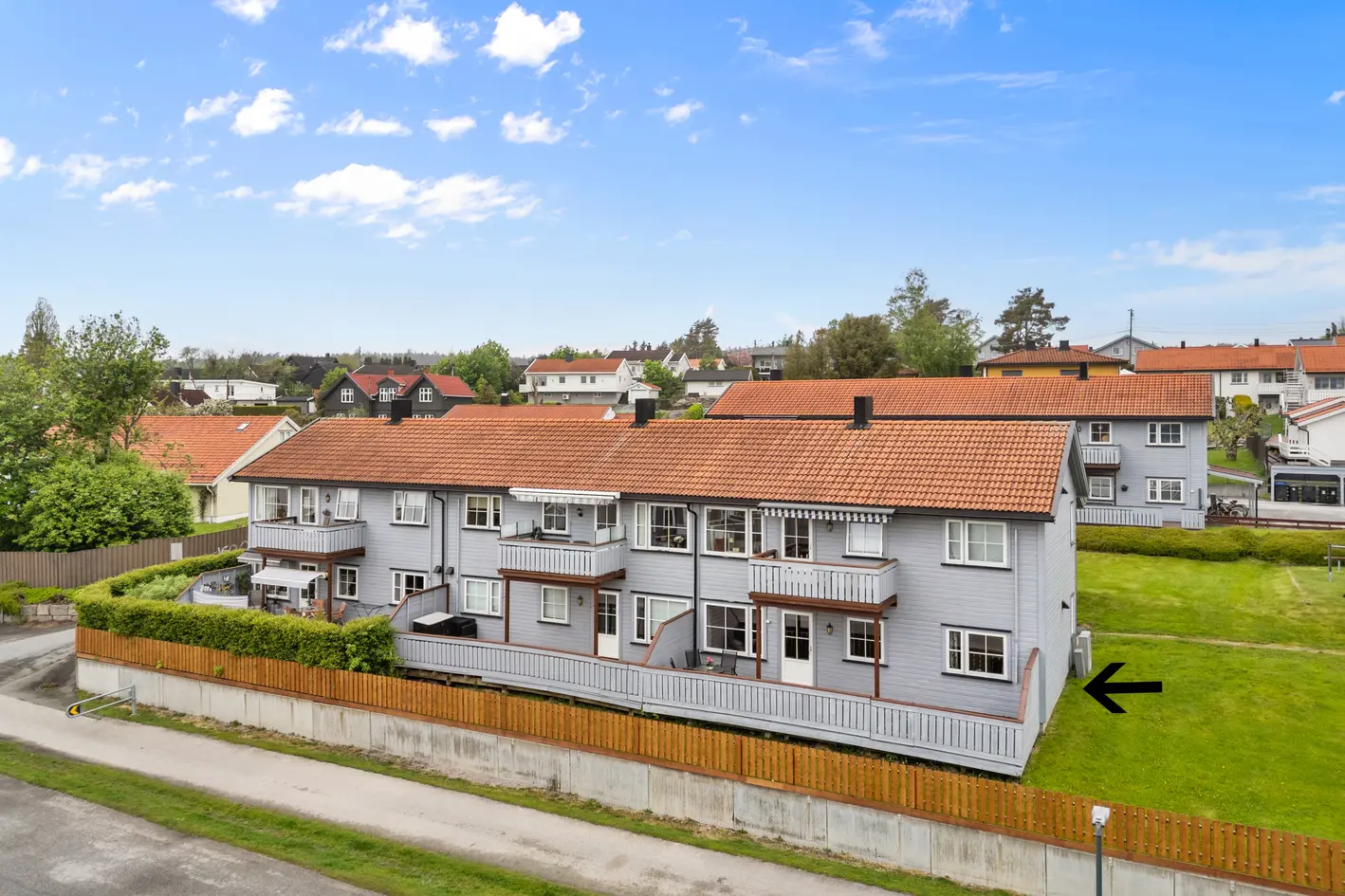 Endeleilighet i 1. etasje | To uteplasser | Parkeringsplass | Rolig og attraktiv beliggenhet